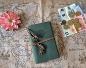 Vintage notitieboek kompas | blauw lederen travel journal met scheepsroer | cadeau reiziger