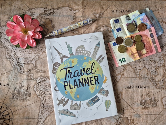 Reisdagboek wereldbol design | A5 travel journal met wereldberoemde bezienswaardigheden | cadeau reiziger