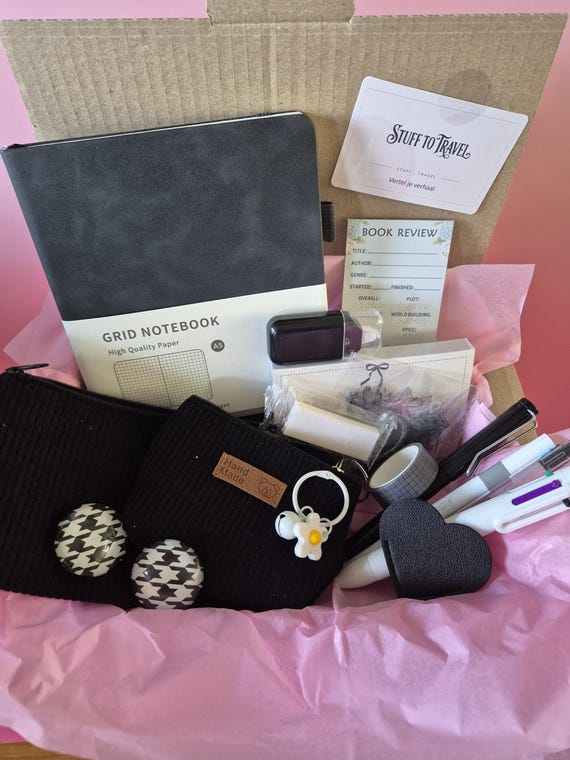 bookish bundles zwart wit: journaling cadeauset met A5 notitieboekje, pennenetui en portemonnee | 16-delig
