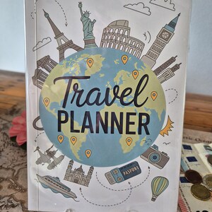 Reisdagboek wereldbol design | A5 travel journal met wereldberoemde bezienswaardigheden | cadeau reiziger afbeelding 3