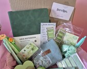 bookish bundles groen: journaling cadeauset met A5 notitieboekje, portemonnee en boekenleggers | 17-delig