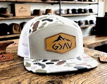 Gorra de camionero camionera con estampado de camuflaje "Dios es más grande que los altibajos", gorra snapback de malla con la fe, gorra cristiana para exteriores para hombres, ajustable y cómoda.