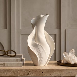 Minimalist Ceramic Vase: Scandinavian style, Abstract Sculpture, Dried Flower Display