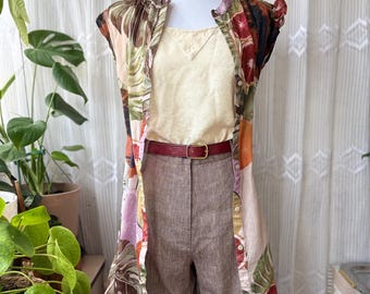 Letnia garderoba kapsułowa 5 elementów | Lniane spodnie, jedwabna koszulka na ramiączkach, bawełniana tunika, dzianinowy top, skórzany pasek