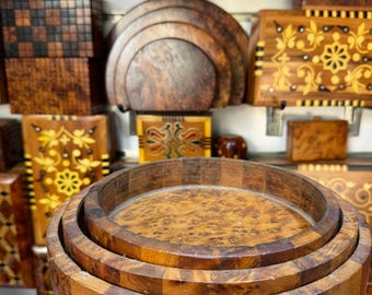 Zestaw 3 ręcznie robionych tac do serwowania z drewna Thuya w stylu marokańskim, małych, średnich i dużych, eleganckich, rzemieślniczych półmisków, rustykalnych, luksusowych, berberyjskich, dekoracyjnych, domowych