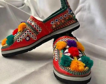 Chinelo marroquino artesanal Amazigh para mulheres, pantufas coloridas com pompons, chinelos tradicionais berberes para usar em casa, presente boho para ele.