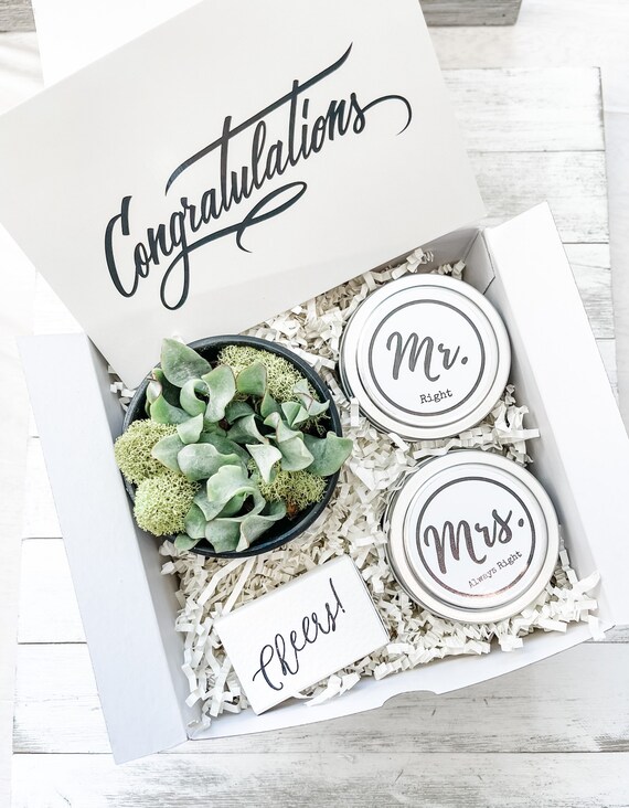 10 Engagement Gift Ideas For Every 2020 Couple! | WedMeGood