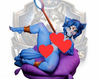 Könnte beinhalten: Eine blaue anthropomorphe Figur mit einem Speer, die auf einem lila Kissen ruht. Die Figur hat blaues Fell, ein fuchsähnliches Gesicht und ist mit goldenen Armbändern und einer Halskette geschmückt. Ein Wolfsemblem befindet sich im Hintergrund.