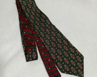 Vintage Tommy Hilfiger Necktie 100% Silk Green Medallion Pattern Made in USA