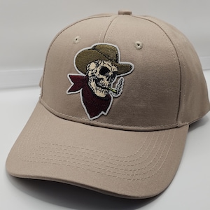 Verstelbare hoed van beige katoen met erop gedrukte cowboygeborduurde geborduurde patch, één skize