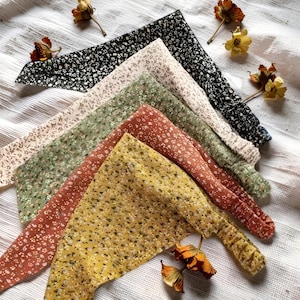 Diadema tipo bandana floral, bandana triangular para el cabello, diadema estilo cottagecore, regalo para ella.