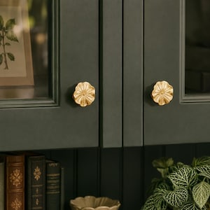 French Brass Leaf Cabinet Knob, Luxury Botanical Drawer Pull, Vintage Furniture Hardware, Elegant Wardrobe Dresser Handle