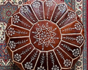 Ręcznie robiony puf ze skóry marokańskiej w kolorze koniaku, haftowana okrągła poduszka podłogowa, wystrój boho