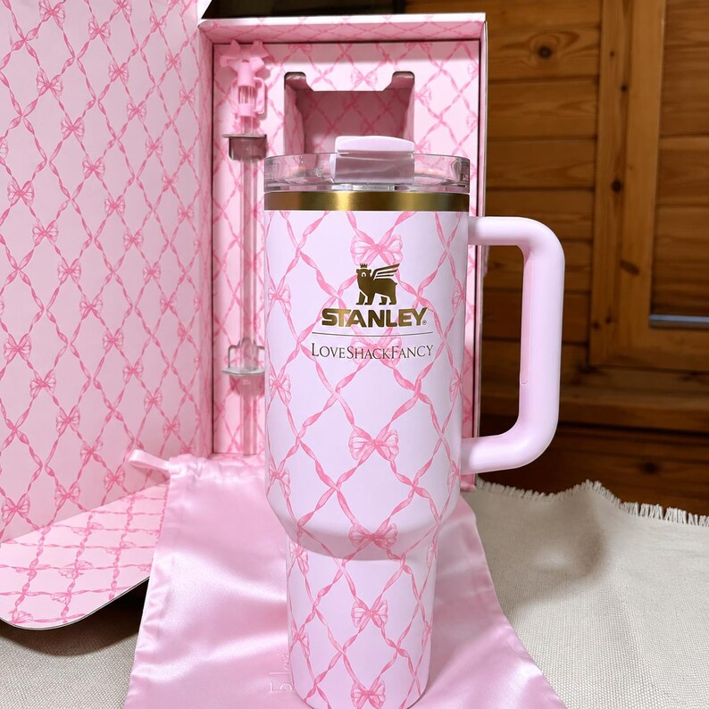 Stanley 1913 x Love Shack Fancy Baby Bow Pink Peppermint 40oz Holiday Quencher image 2