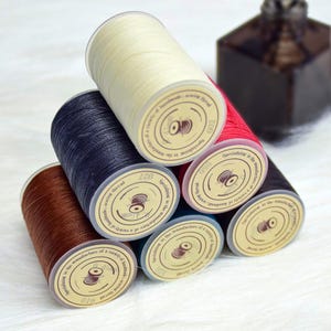 Fil rond en polyester ciré de 0,45 mm, idéal pour la couture du cuir, le fil ciré anti-desserrage et la fabrication de bijoux DIY, 80 mètres