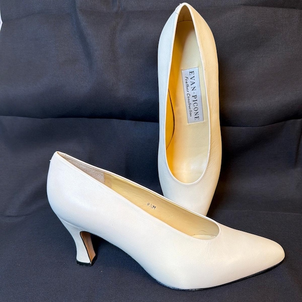 Vintage Evan Picone Made in Spain Ivory Leather Pumps Heels 9.5 Deadstock VTG