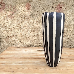 Ceramic vase, black and white lines, organic design