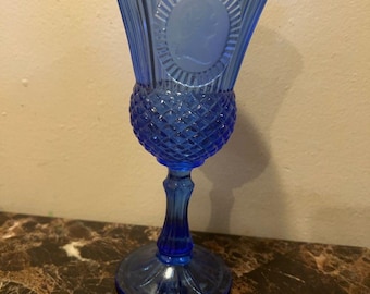 Copas azules George Washington de Fostoria, fabricadas para Avon en 1976.