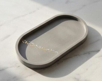Luxury Jesmonite Jewellery Tray – Grey, Gold & Silver | Handmade Minimalist Oval Tray | Modern Vanity Decor