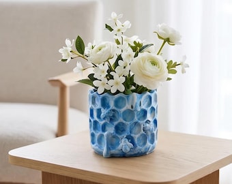 Honeycomb Bee Holder, Handmade Jesmonite Decorative Container, Bee Decor, Cottagecore Home Decor, Artificial Flower Holder, Desk Organiser