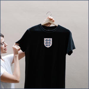Diseño de bordado de los Tres Leones de Inglaterra, archivo de bordado del escudo de fútbol de Inglaterra, descarga del logotipo de fútbol PES DST JEF VP3 imagen 9