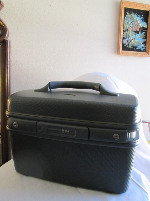 samsonite train case
