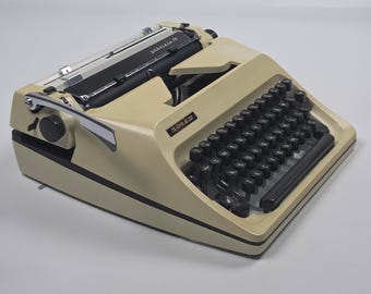 1979 Adler Gabriele 25 Vintage Typewriter, West Germany, Working, Case