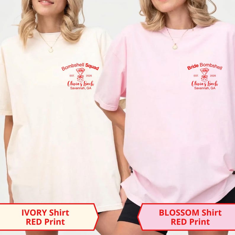 K&ouml;nnte beinhalten: Ein elfenbeinfarbenes T-Shirt und ein hellrosa T-Shirt, jeweils mit einer roten Grafik auf der linken Brust. Die Grafik zeigt ein Martiniglas mit dem Text Bombshell Squad oder Bride Bombshell, EST 2026, Olivia's Bach und Savannah, GA.