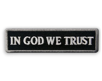 Naszywka haftowana „In God We Trust” | Czarny Rocker Faith, do naszycia i prasowania