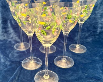 Vintage handbemalte Blumen Weingläser Set von 6 Mid Century emaillierten Stielgläsern