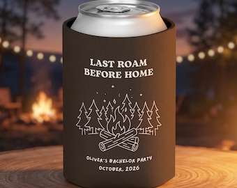 Porta-latas personalizado com nome para despedida de solteiro em acampamento, ideal para presentear o noivo em uma cabana, viagem entre amigos, fim de semana na montanha ou no lago.
