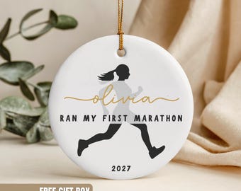 Enfeite de Natal personalizado com silhueta de corredor, presente para maratonista com nome personalizado, lembrança de Natal para quem completou a corrida, mãe corredora, amiga corredora ou vencedora da meia maratona.