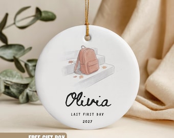 Enfeite de Natal personalizado para o último primeiro dia de aula, para alunos do último ano do Ensino Médio, com nome personalizado, lembrança de Natal, formatura, ideia para um marco importante.
