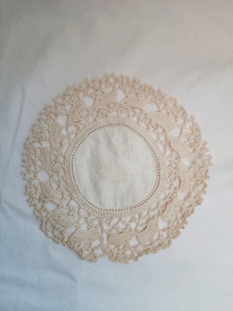 Vintage Round Doily Antique White