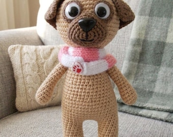 Pug de crochê feito à mão em amigurumi - Adorável brinquedo de pelúcia em forma de cachorro
