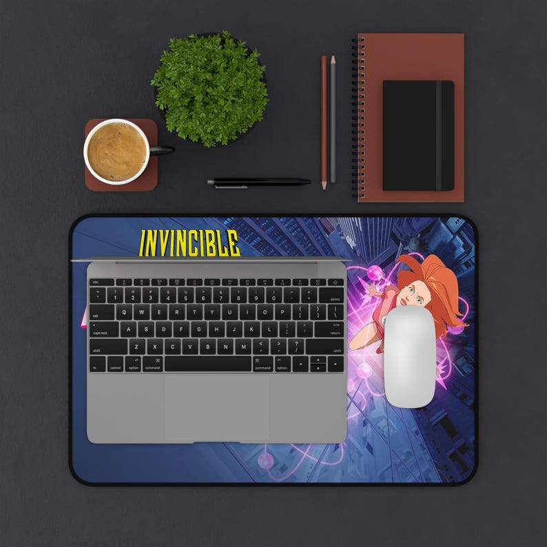 Invincible Atom Eve Schreibunterlage | Superheld Comic Art Mousepad Bild 7