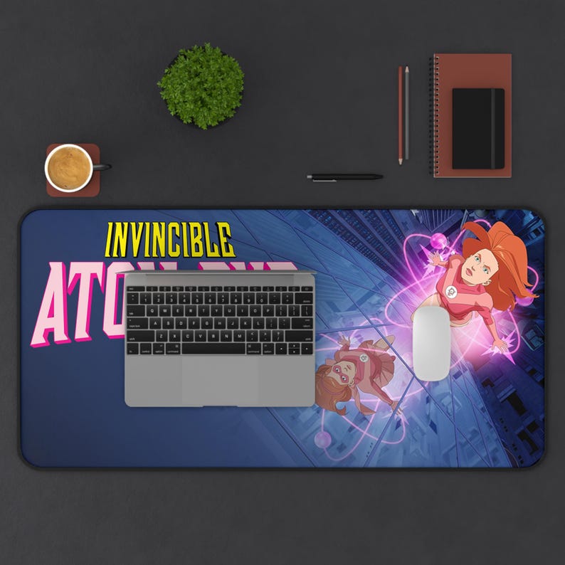 Invincible Atom Eve Schreibunterlage | Superheld Comic Art Mousepad Bild 9