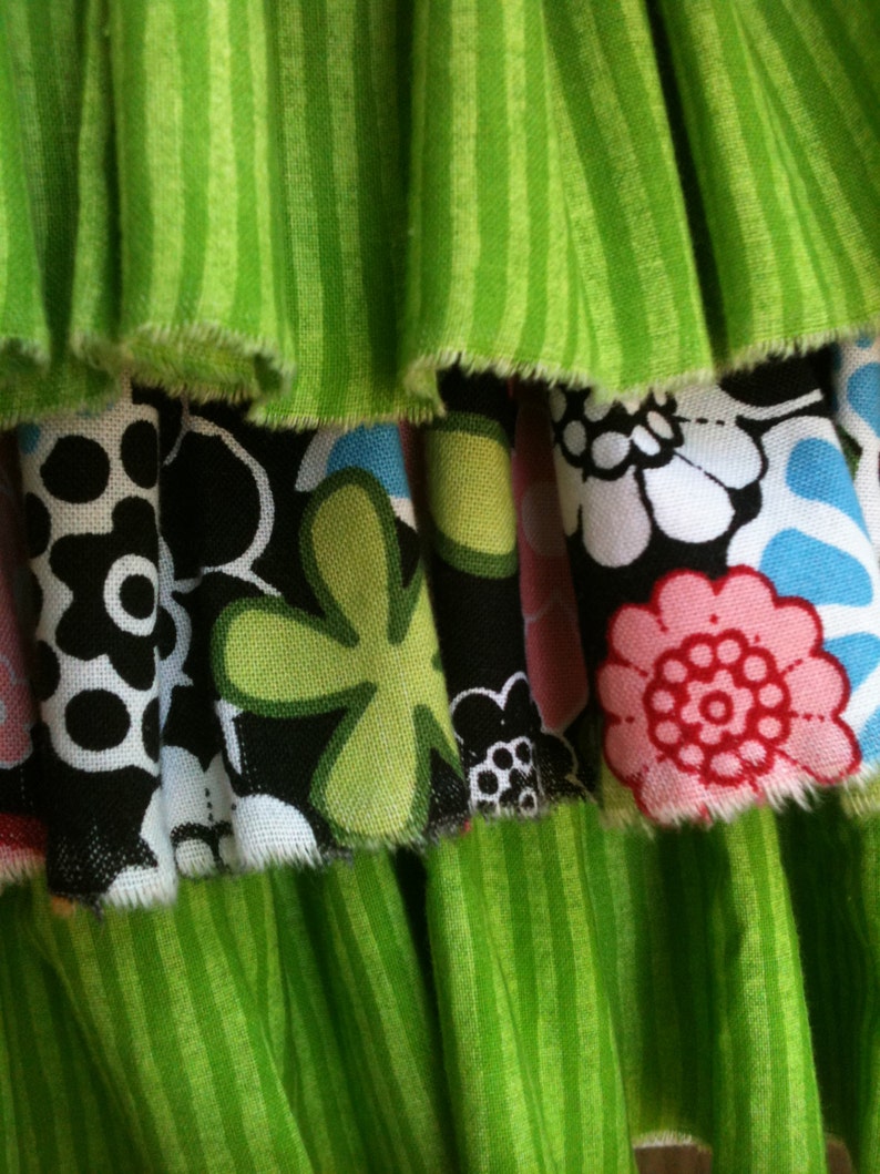 Fun springy Knitting Crochet Needlework Book Gift tote