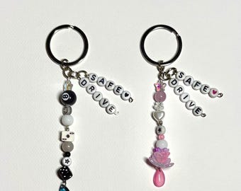 Llavero Safe Drive / Charm para coche con cuentas hecho a mano / Lindo regalo para conductores / Charm para bolso Kawaii / Regalo para conductores noveles / Charm para espejo retrovisor