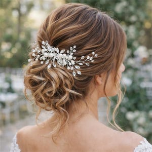 Vintage Whittall &Shon The Icing Bridal Headpiece New Old Stock Hear Comb Pearls il_1080xN.5126613637_4get.jpg main image 4