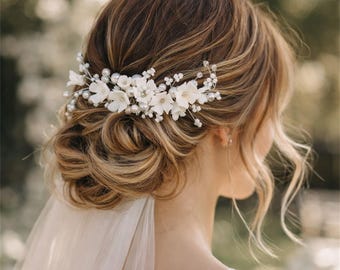 Peineta nupcial de perlas y flores hecha a mano, accesorio floral de boda color marfil, tocado de novia bohemio.