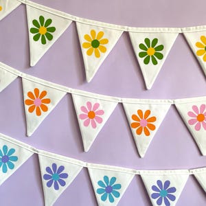 Vintage Retro Floral Daisy Decor, Groovy Hippie Retro Daisy Garland, Flower Power Bunting Flags, Daisy Decor, Daisy Nursery