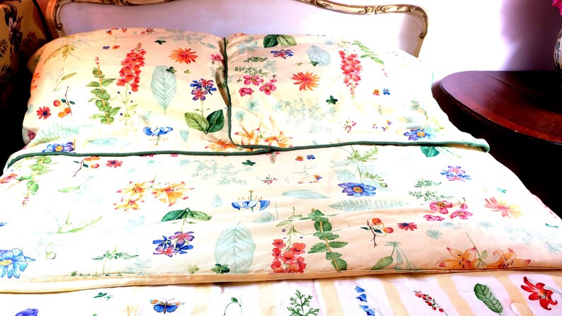 Comforter 3 Pc Set 2 Pillow Shams W Reversible Queen Comforter