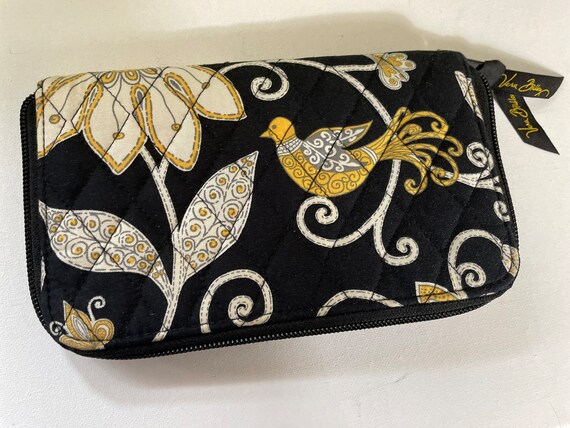 Vera Bradley Zippered Wallet Carrying Bag Zipper Outside 8 Credit Card Holders 1 Drivers Licencse 1 Open Pouch 1 Removable Strap 7 7 X 4 Etsy