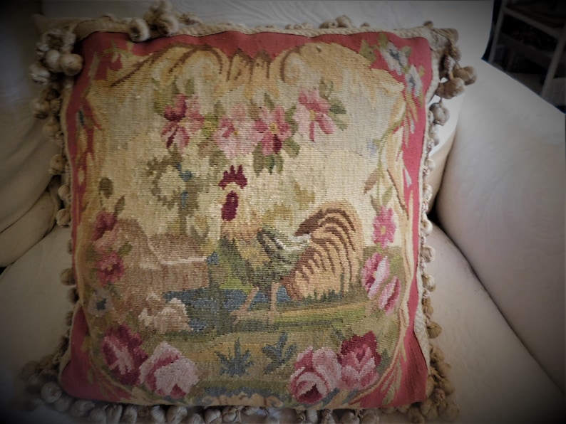 Pillow Vintage Large Rooster Needlepoint Petit Point Pillow Red 100/% Wool w Beige Velvet backing PomPoms w braid edging 16 x 16 w Pillow