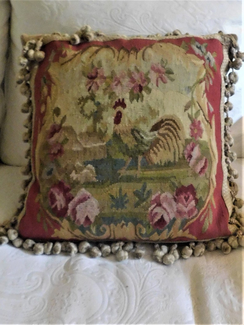 Pillow Vintage Large Rooster Needlepoint Petit Point Pillow Red 100/% Wool w Beige Velvet backing PomPoms w braid edging 16 x 16 w Pillow
