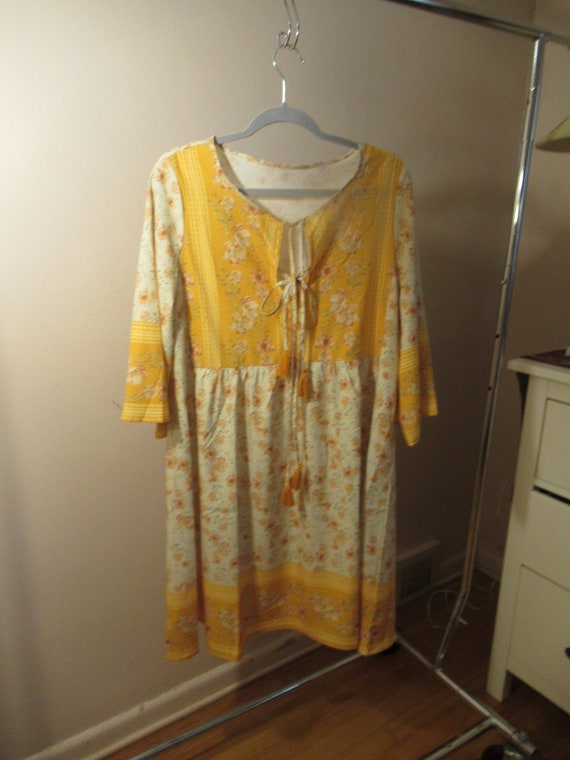 Ladies vintage Dress Silk white w yellow flowers 7