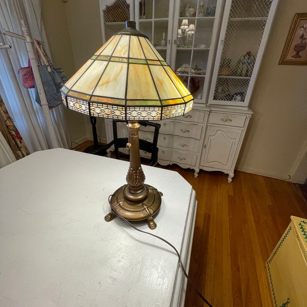 Lamp Antique Tiffany Style Stained Glass Lamp 24" tall app 14 glass panels Majestic Lamp with 2 bulbs, works  and tall iron stand table lamp