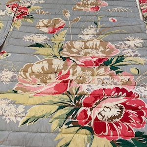 4 Placemats reversible Flowers on blue to stripes Quilted in 1&quot; channels 13 x 19&quot; all Cotton washable reversible placemats floral Blue, Red