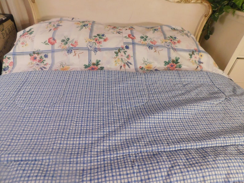 4 pc Twin Bed Set Comforters /& Pillow shams Reversible Floral to gingham check cool and crisp 64w x 80 long each new old stock all cotton
